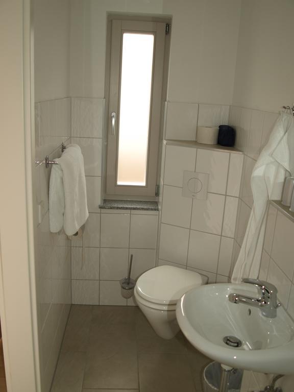 Gaestehaus In Der Gotthardtstrasse Erfurt Kamer foto